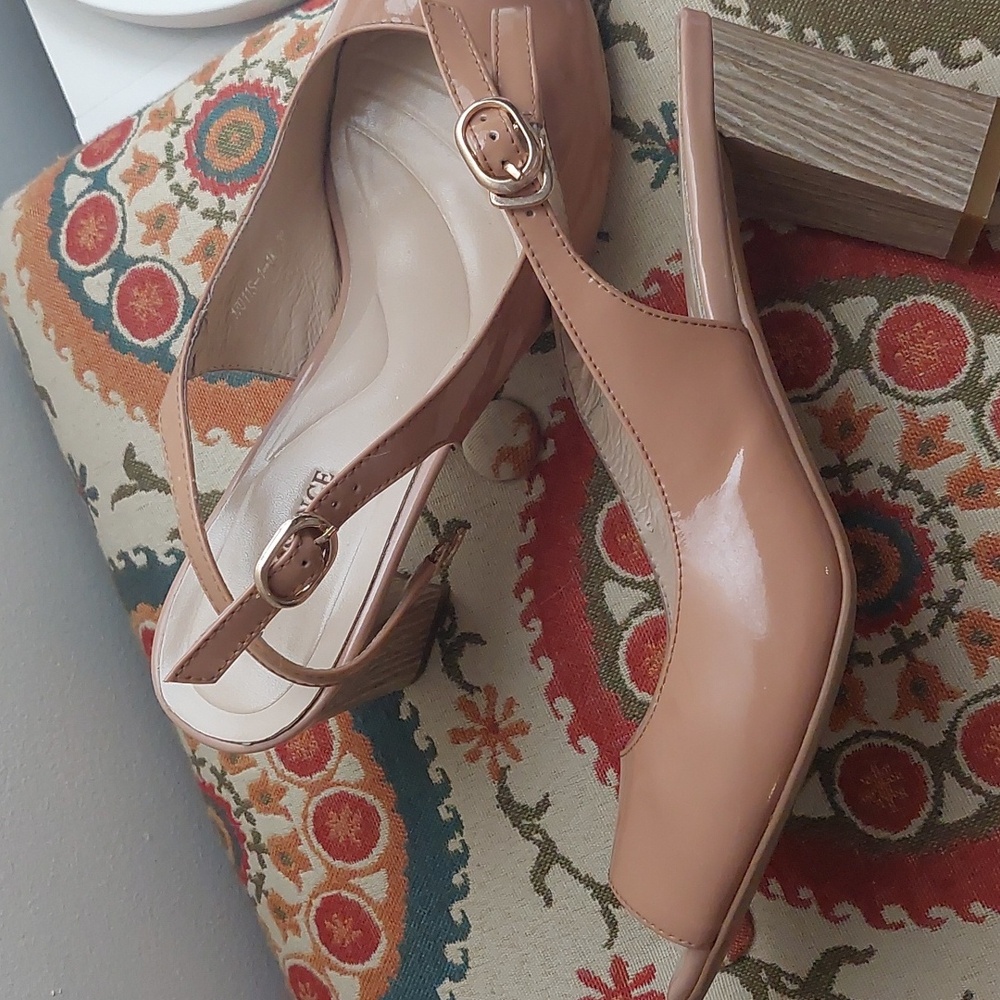 Leather Peep-toe Lacquer Shoes 7.5